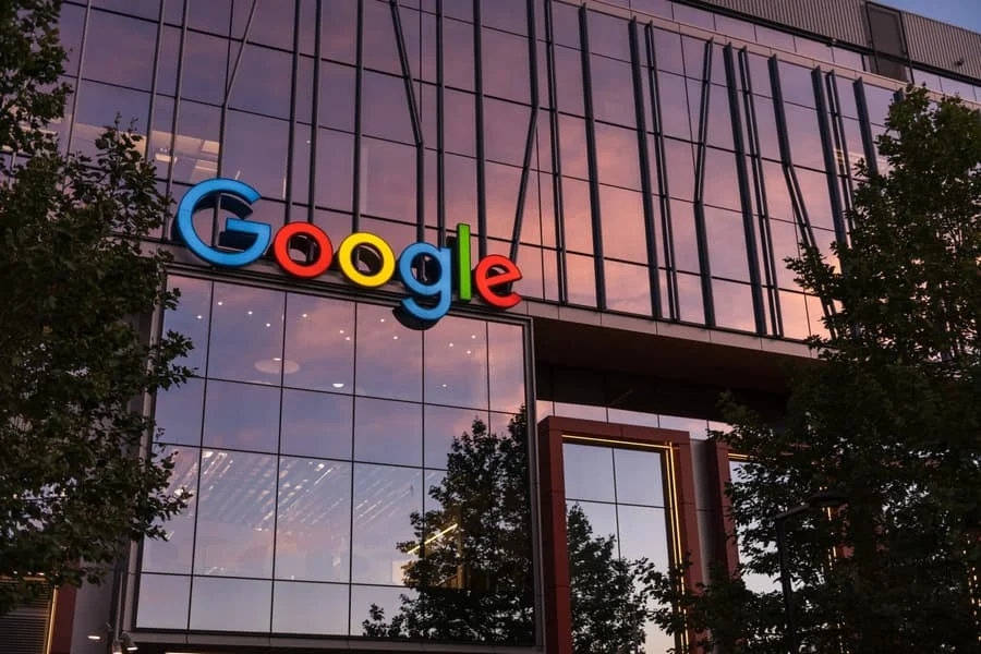 Alphabet хочет занять до $25 млрд для финансирования ИИ на фоне…