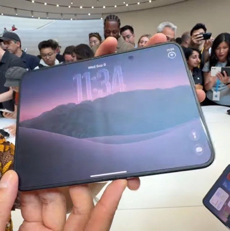 iPhone Duo изначально получил заметную складку на экране