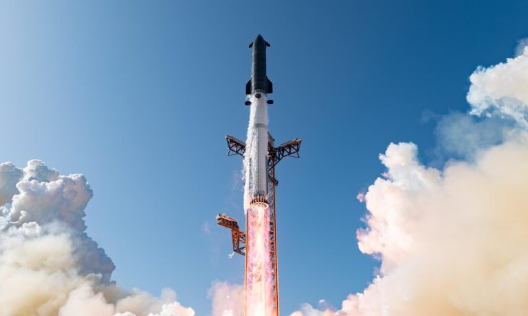 Космический корабль Starship SpaceX готовится к первому орбитальному полёту